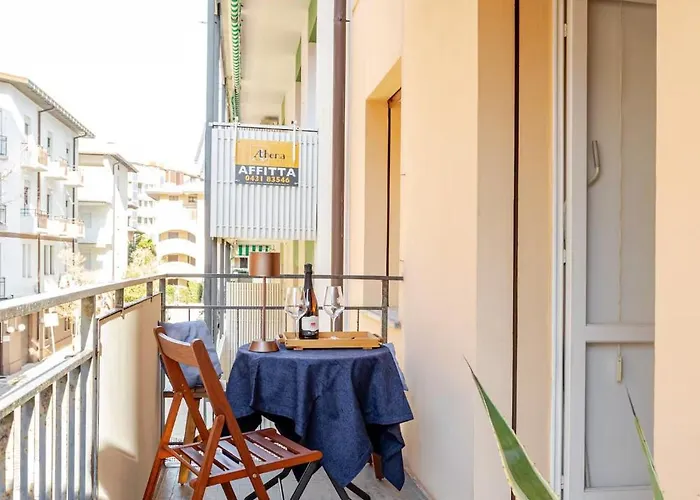 Апартаменты Sunny Home, In Centro E Vicino Градо