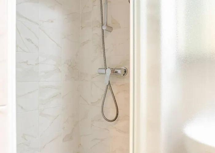 Sunny Home, In Centro E Vicino Градо