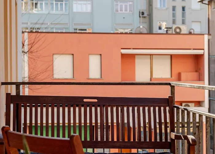 Sunny Home, In Centro E Vicino شقة