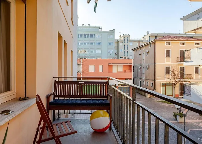 Sunny Home, In Centro E Vicino * غرادو